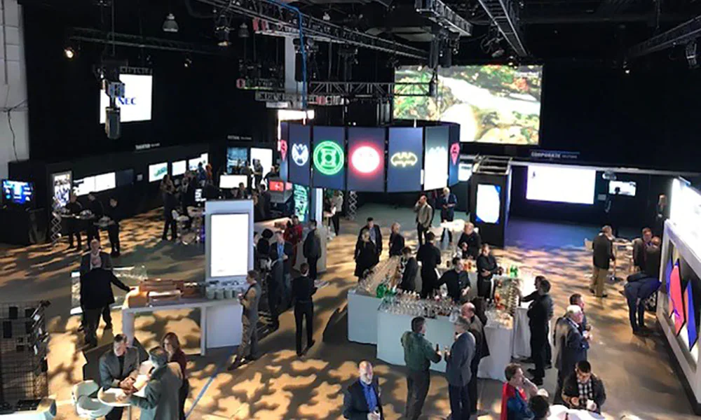 NEC Display Partner Showcase, Nova York, NY, EUA: Estruturas sob medida para três videowalls em três semanas